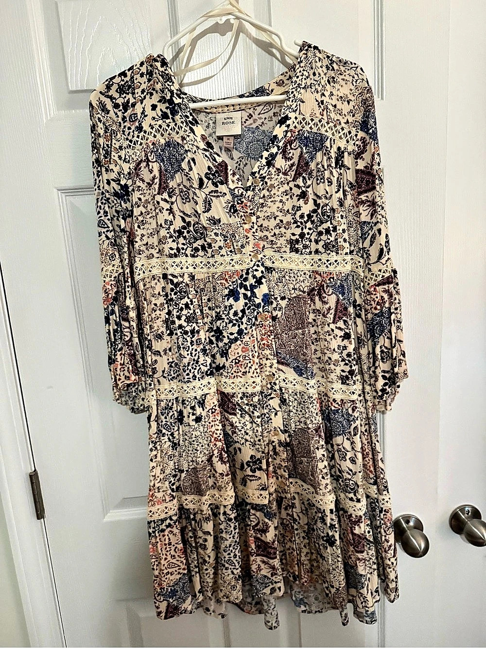 Knox Rose Floral Maxi Dress in Beige & Blue Size Medium